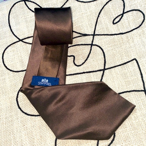 New without tags Stafford silk tie - Picture 1 of 2